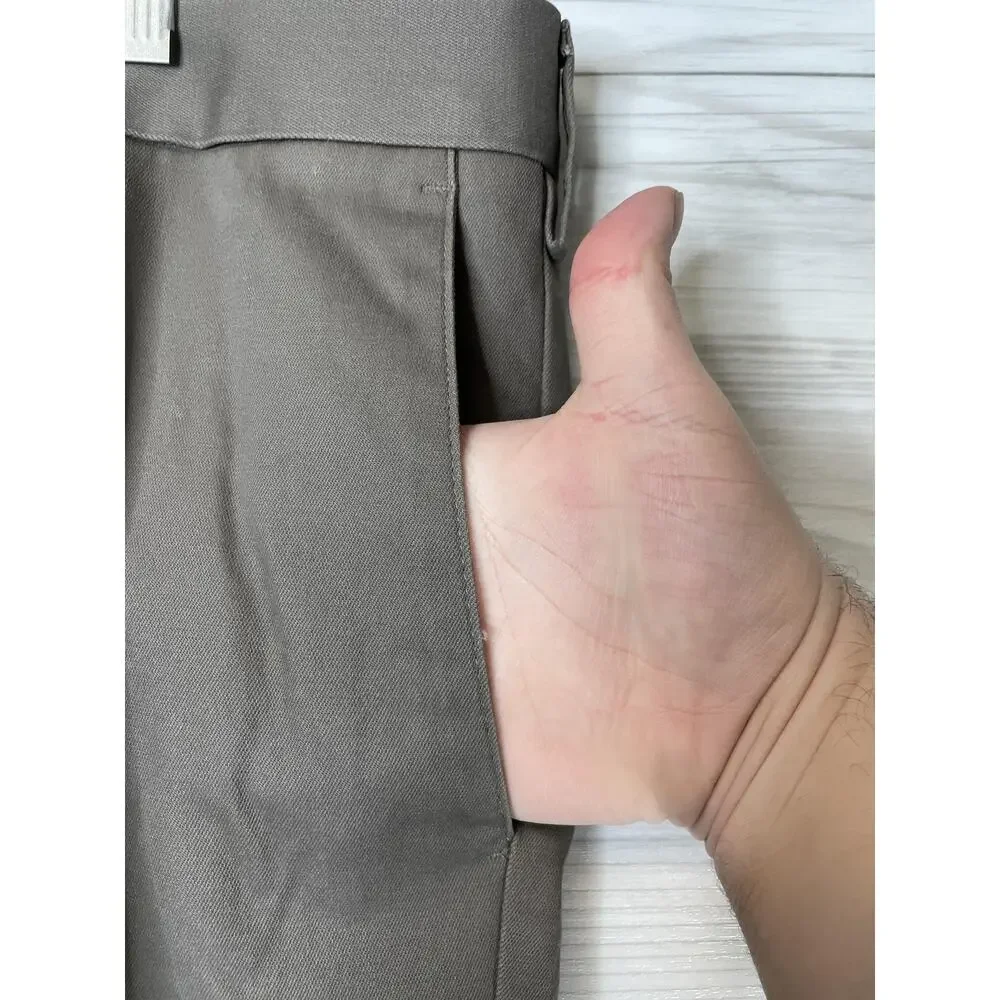 Dockers brand item