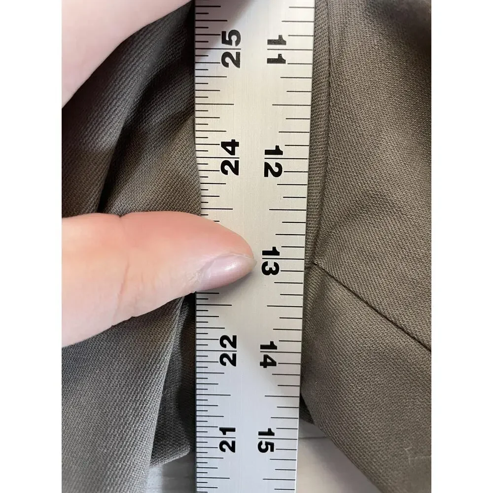 Dockers brand item