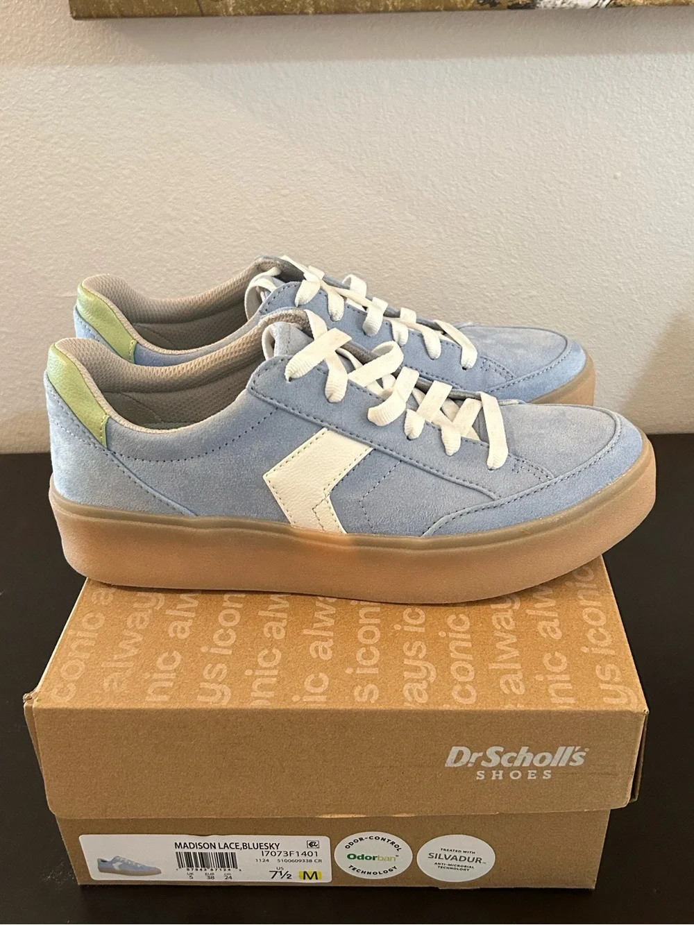 Dr. Scholls soft light