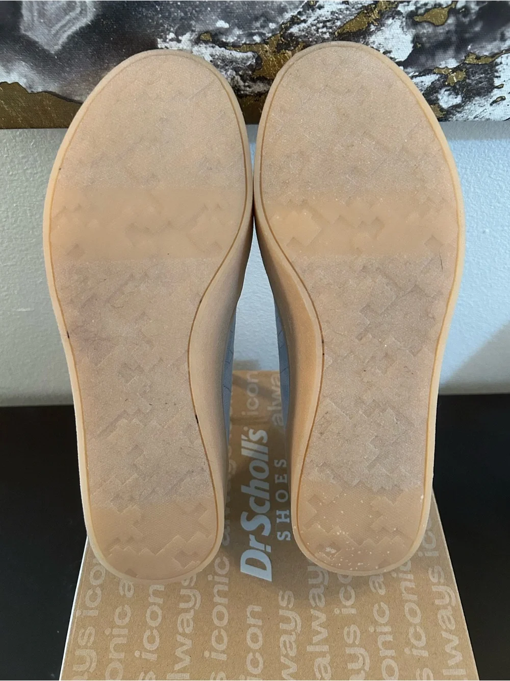Dr. Scholls soft light