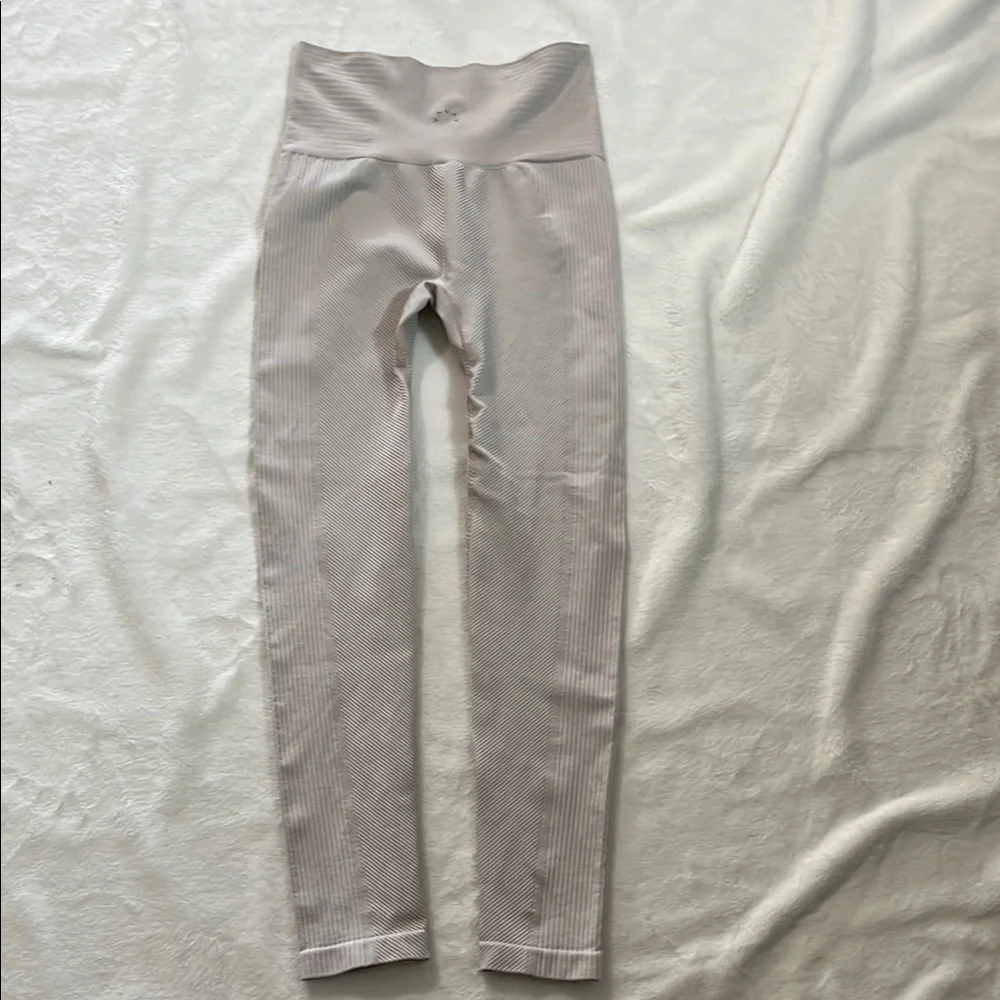 Anthropologie Leggings Seamless Design