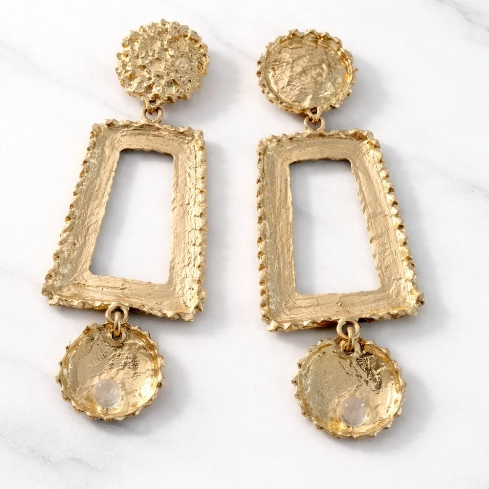 N/A elegant gold