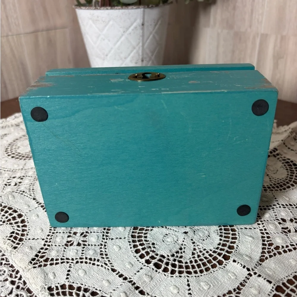 Charming Distressed Teal Sister Frame Music Box with Heart Accent