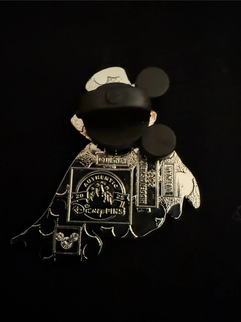 Disney enamel pin