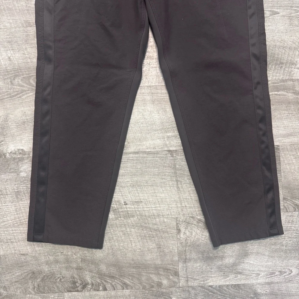 Athleta sleek cargo