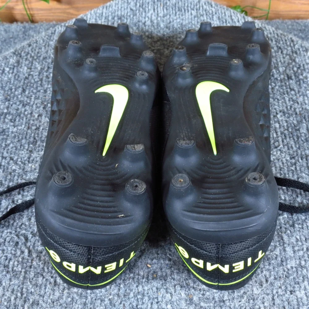 Nike Tiempo Legend 8 Club Kids Soccer Cleats Size 5.5Y Athletic Black Volt