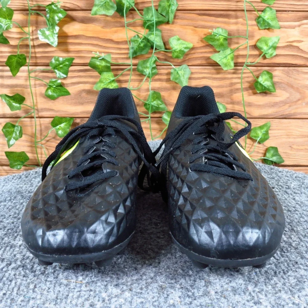 Nike Tiempo Legend 8 Club Kids Soccer Cleats Size 5.5Y Athletic Black Volt