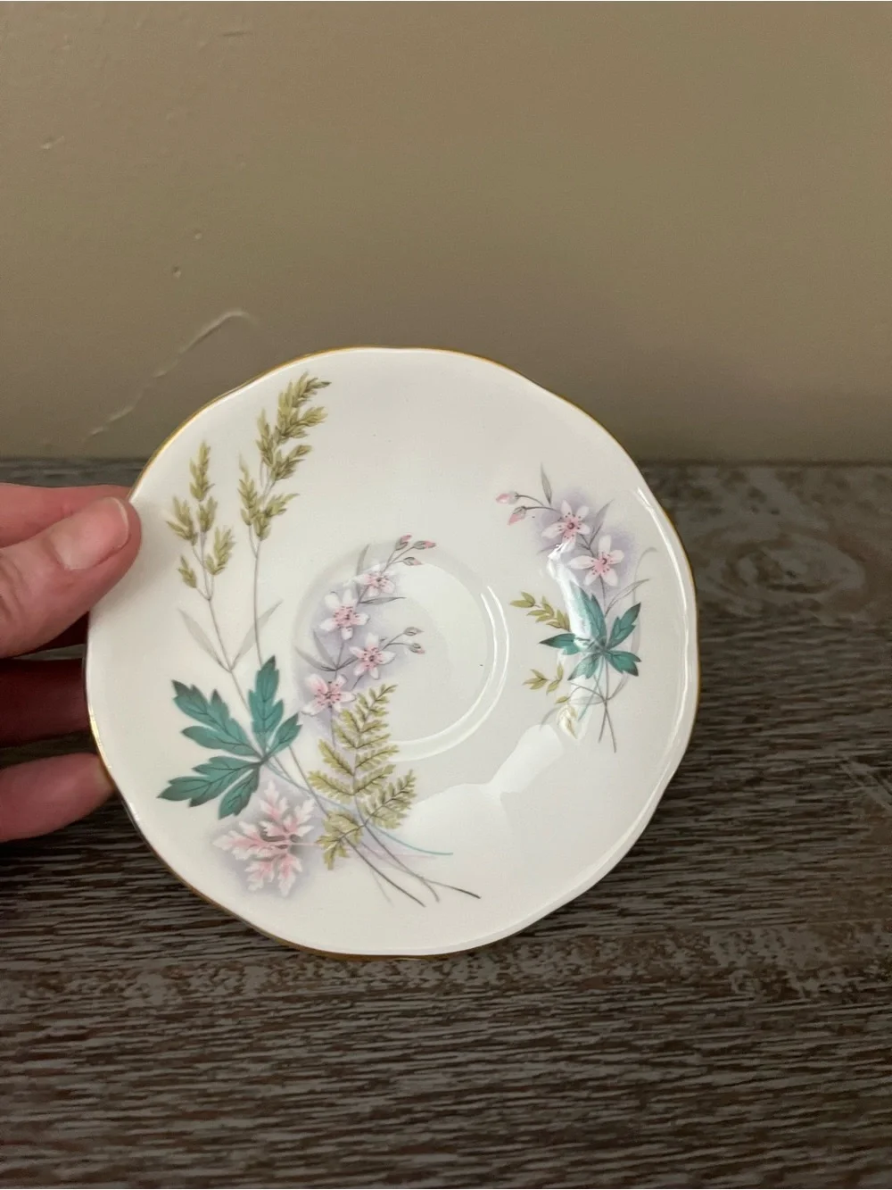 Queen Anne elegant porcelain