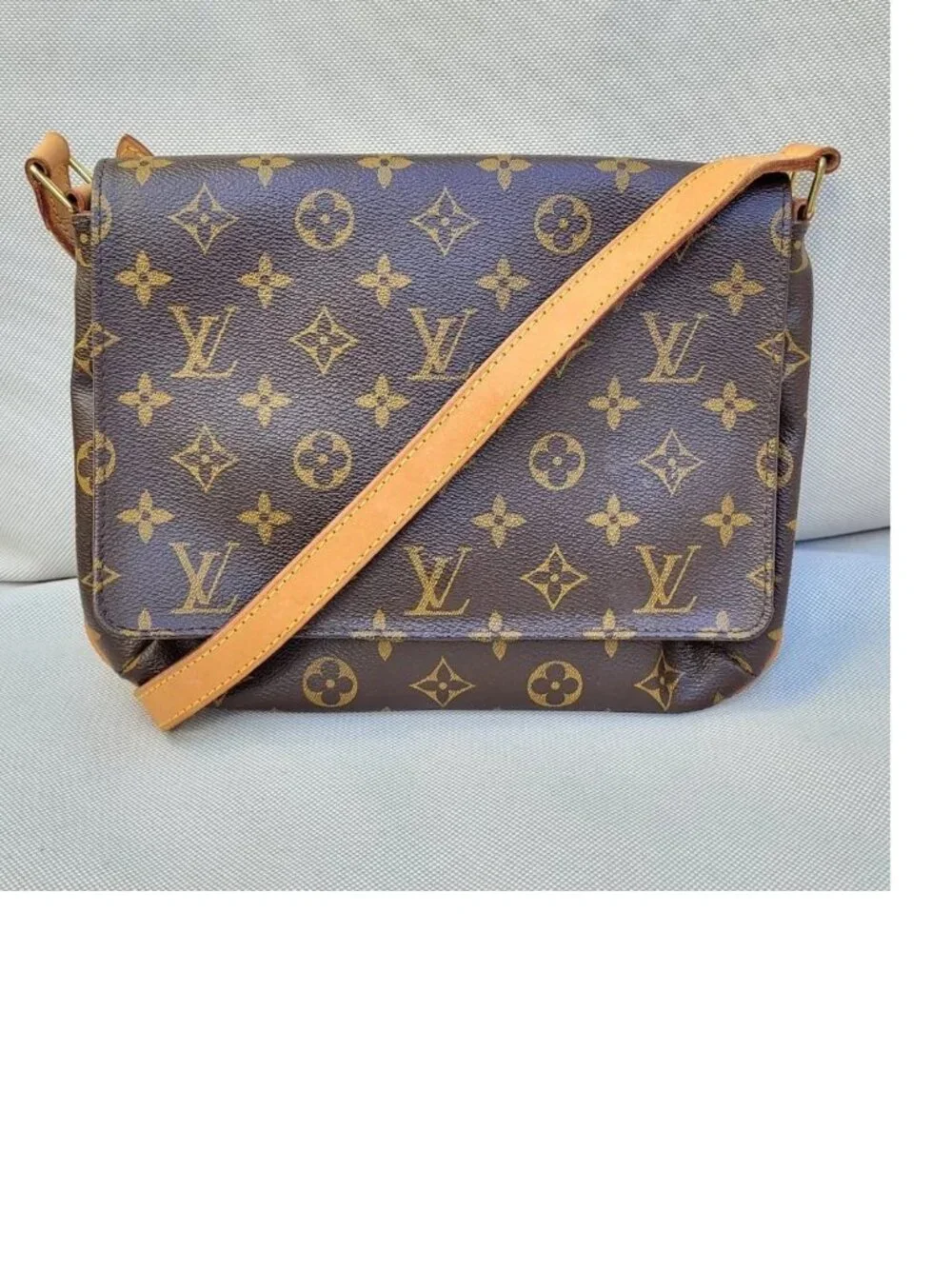 Louis Vuitton excellent color