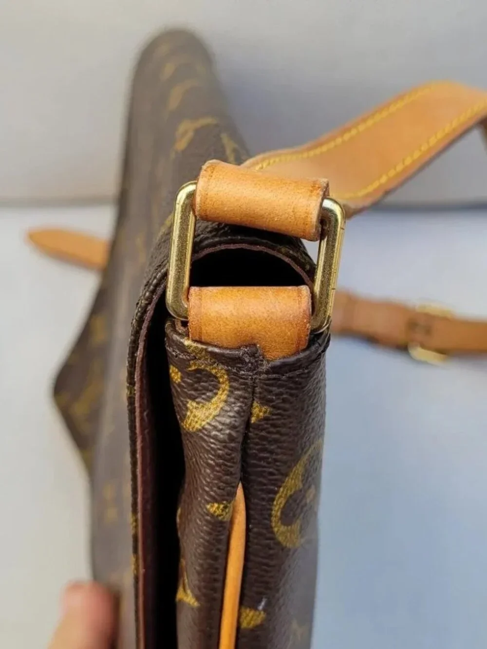 Louis Vuitton excellent color