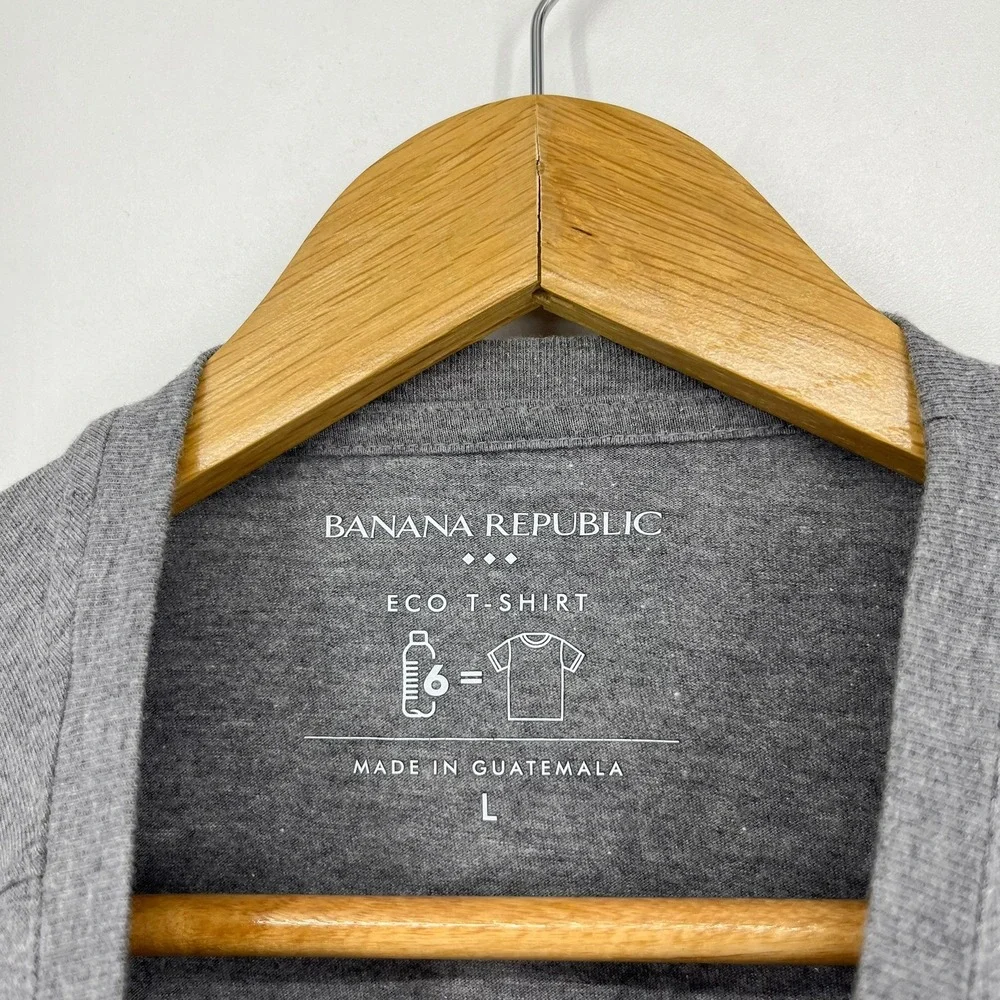 Banana Republic Mens Eco T-Shirt Large Gray Brooklyn Bridge NYC Graphic Logo