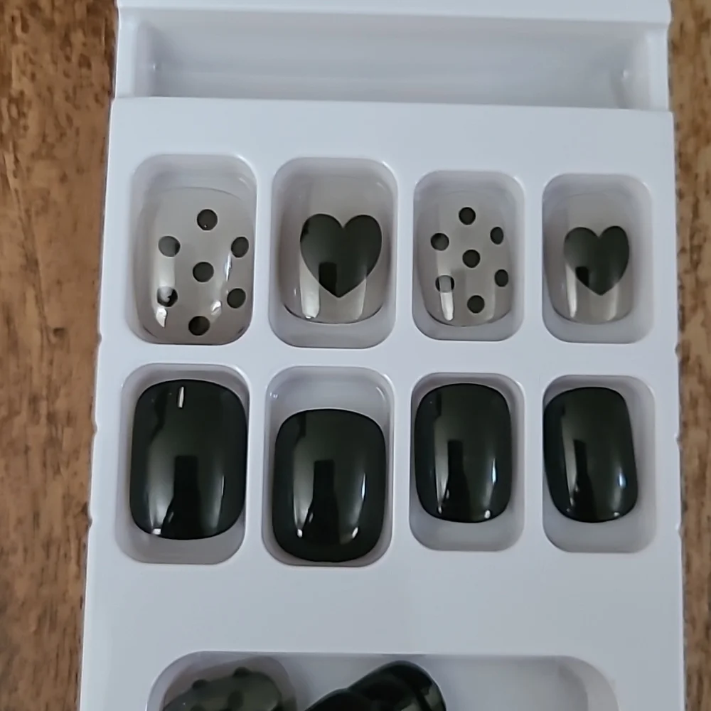 2/$16 Black Hearts Press On Nails