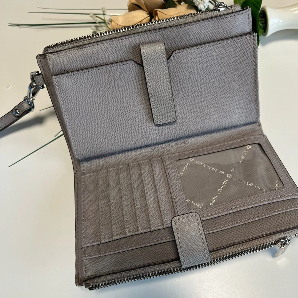 Michael Kors saffiano gray