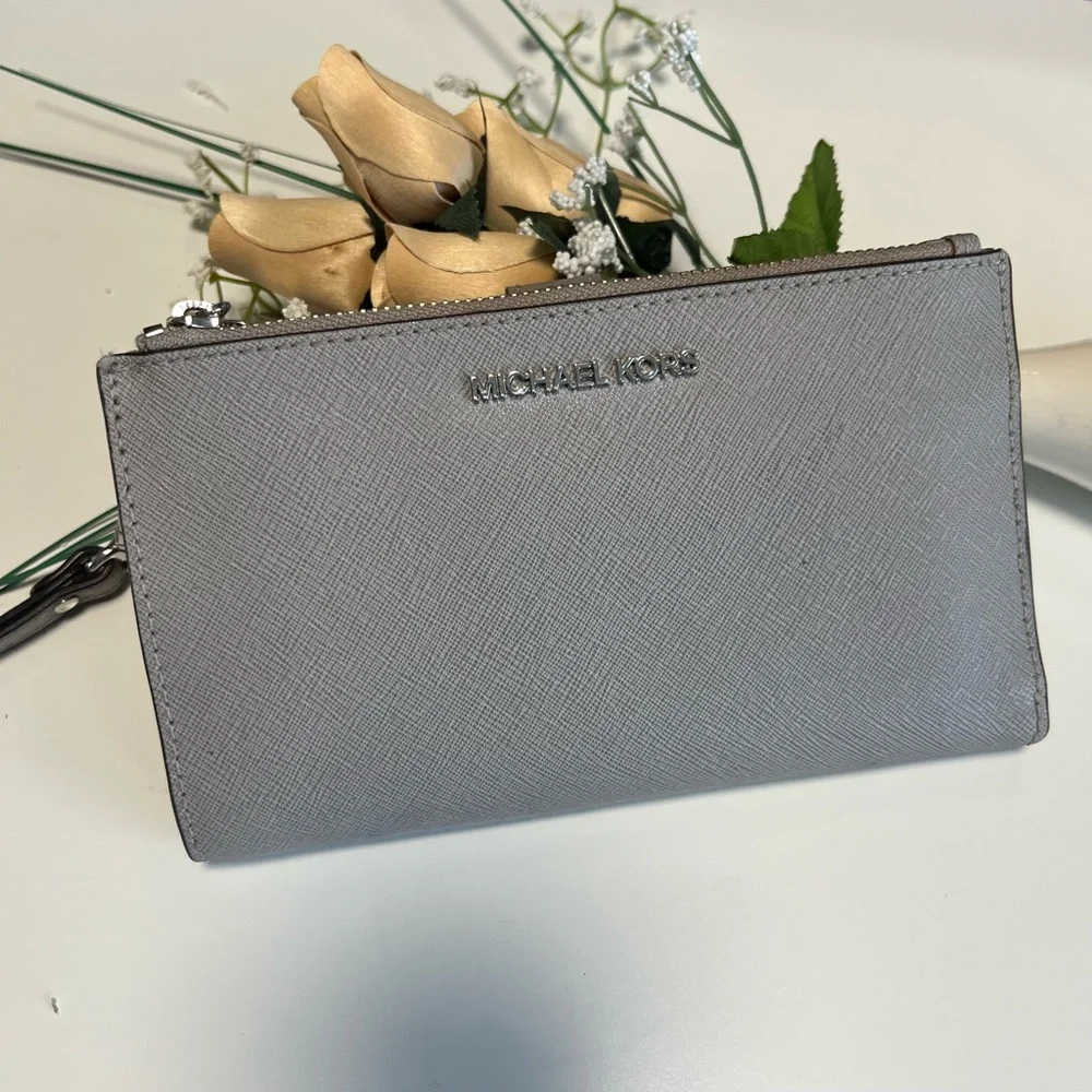 Michael Kors saffiano gray