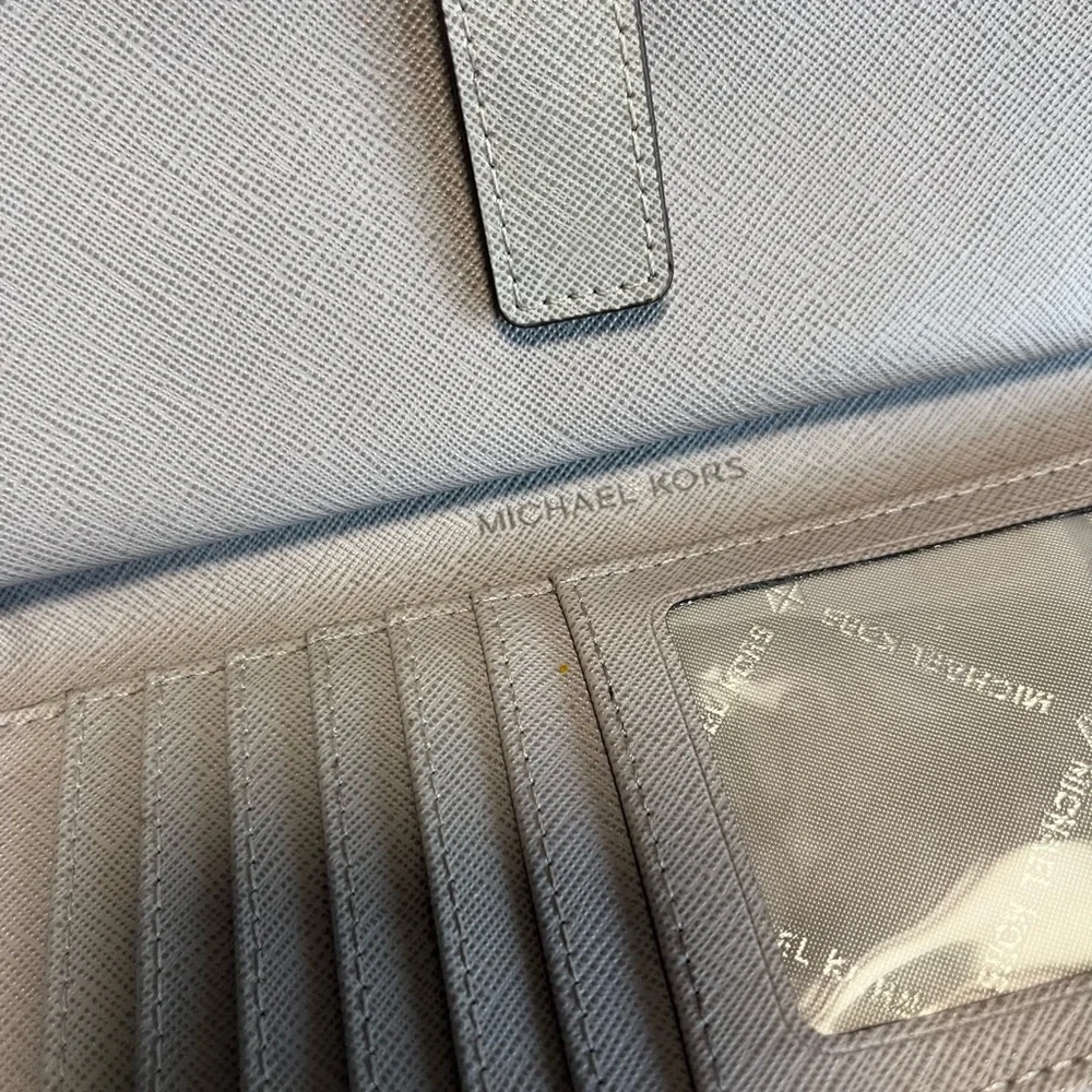 Michael Kors saffiano gray