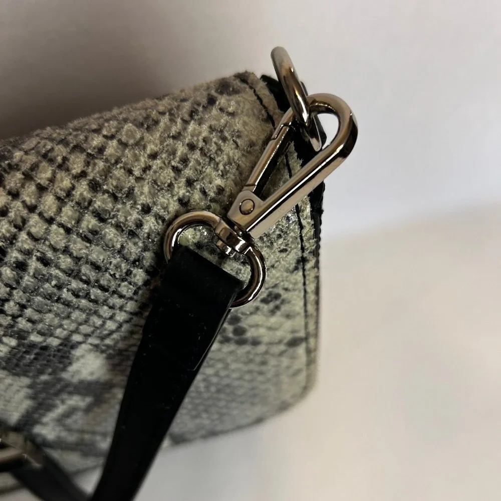 Valentina Fiore carry your