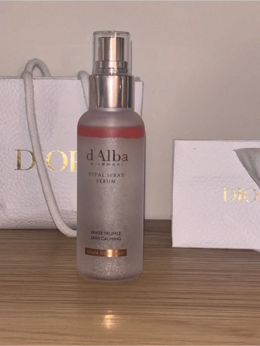 Alba Vital Spray Serum — White with Red Accent