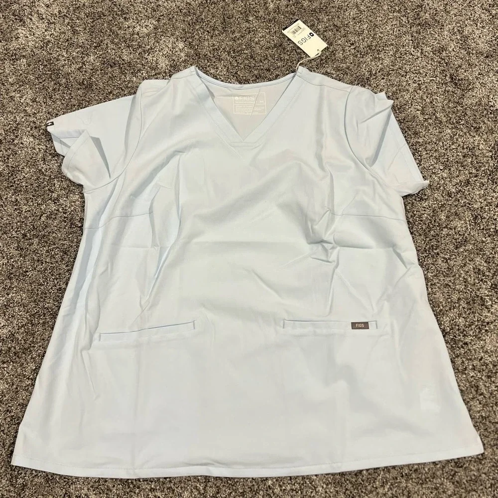 FIGS Women's Casma Three-Pocket Scrub‎ Top in Light Blue Size 4XL