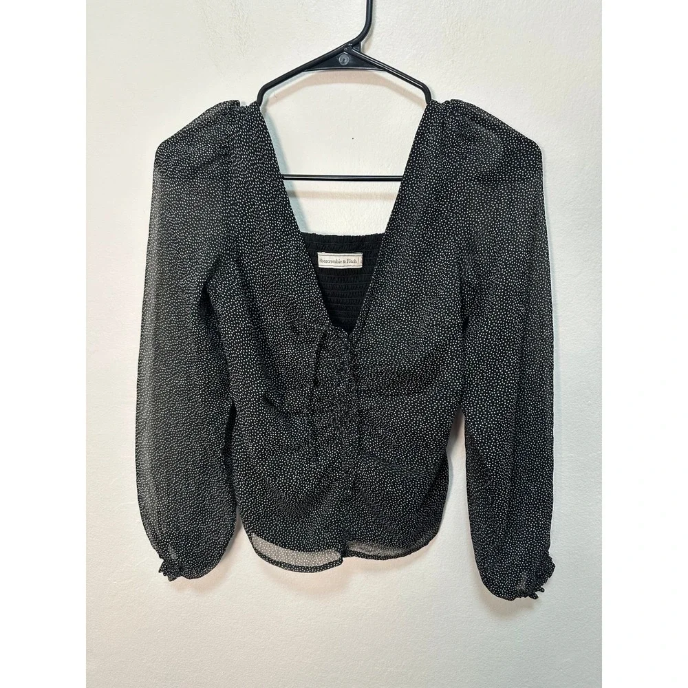 Abercrombie & Fitch closure keywords polyester