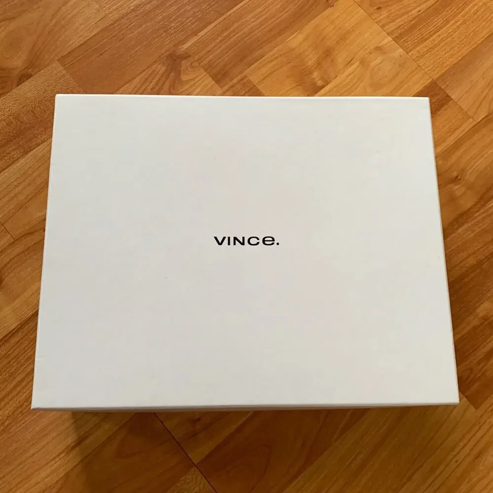 Vince empty shoe box‎
