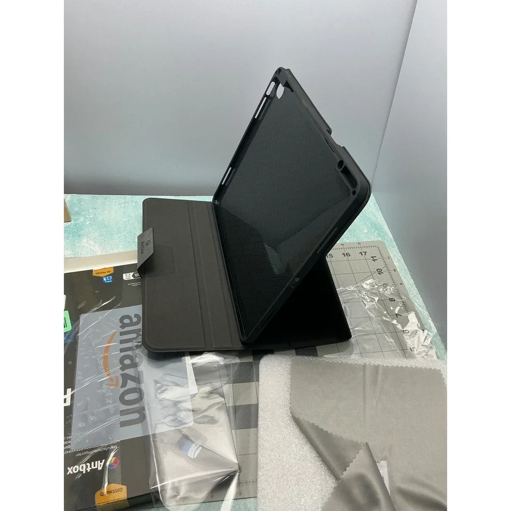Antbox black leather