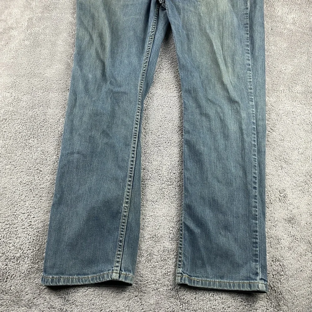 Levis couple light