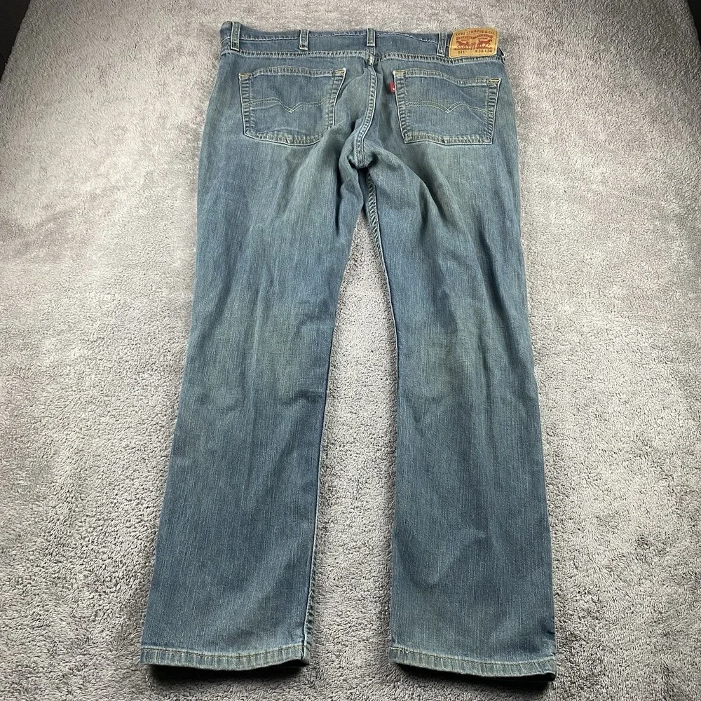 Levis couple light
