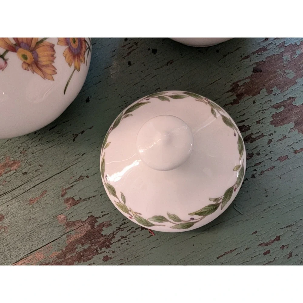 Noritake creamer manner