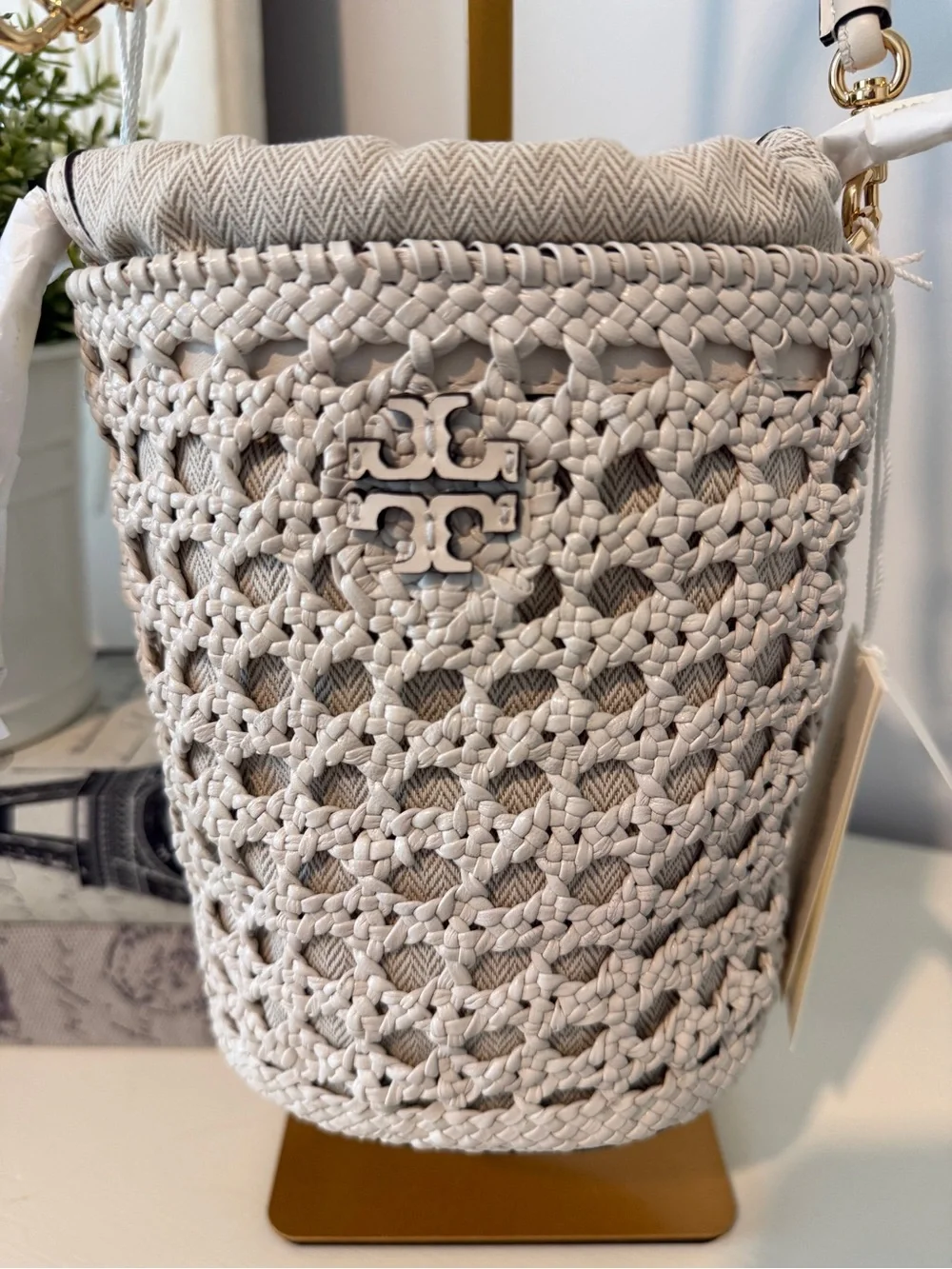 Tory Burch woven bucket bag, honeycomb “new ivory” leather shoulder strap NWT
