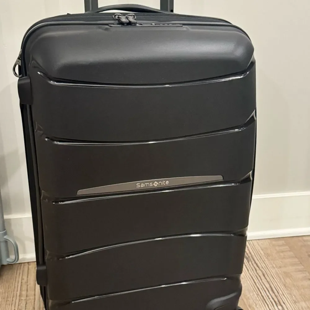 Samsonite stops form essential
