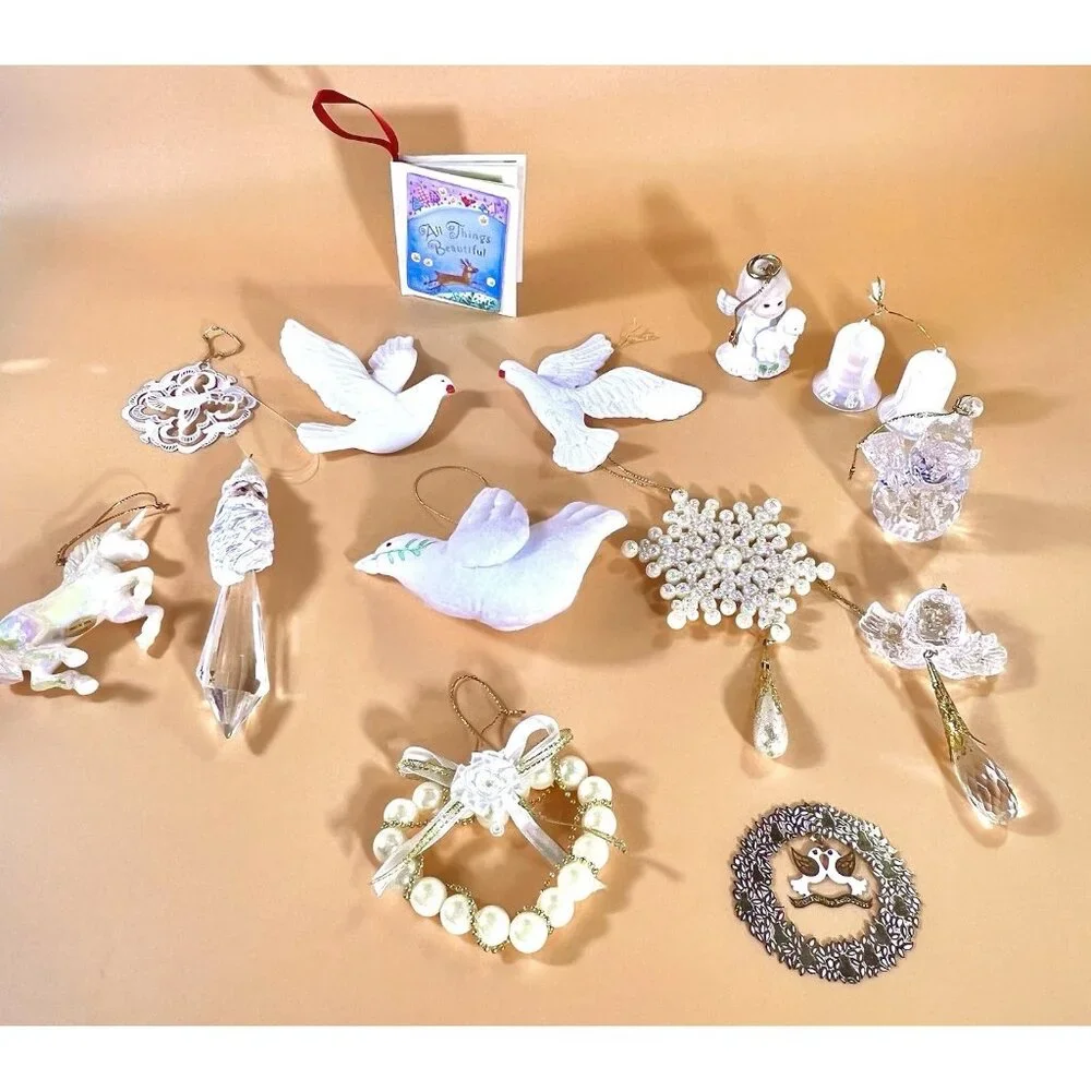 Eclectic‎ Mix Of Ornaments Cream, White, Pearl, Dove 15 pieces