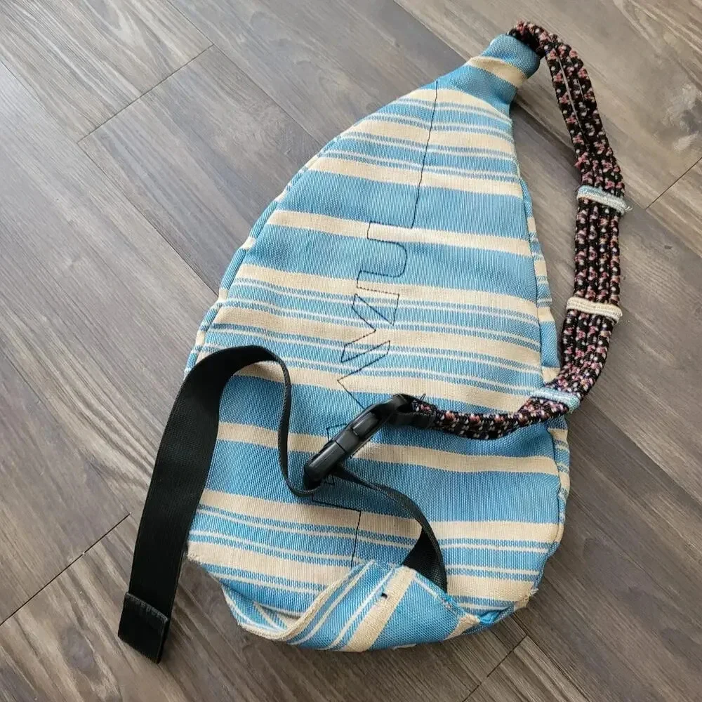 Kavu women interwoven