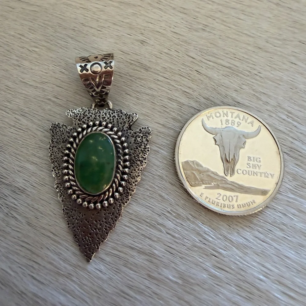 ❤️ Kingman Turquoise Hand Stamped Arrowhead Sterling Pendant Navajo 9.4G Unisex