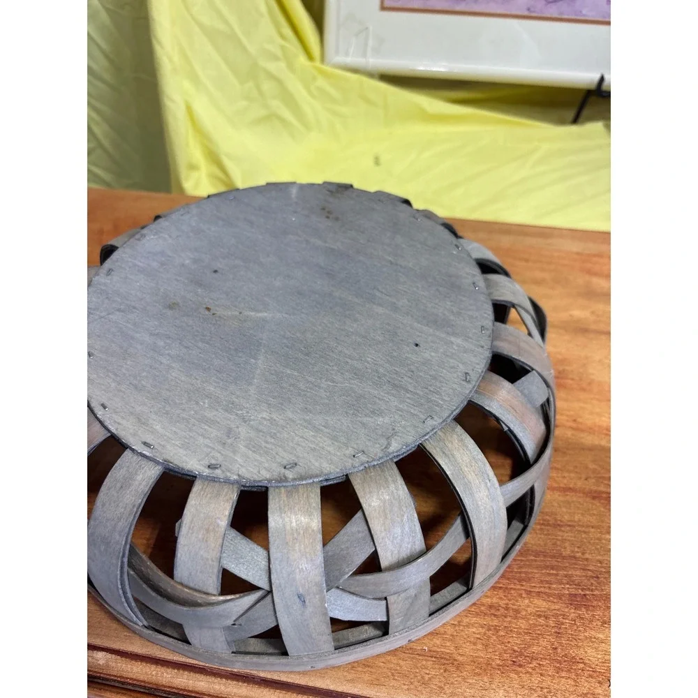N/A round wooden