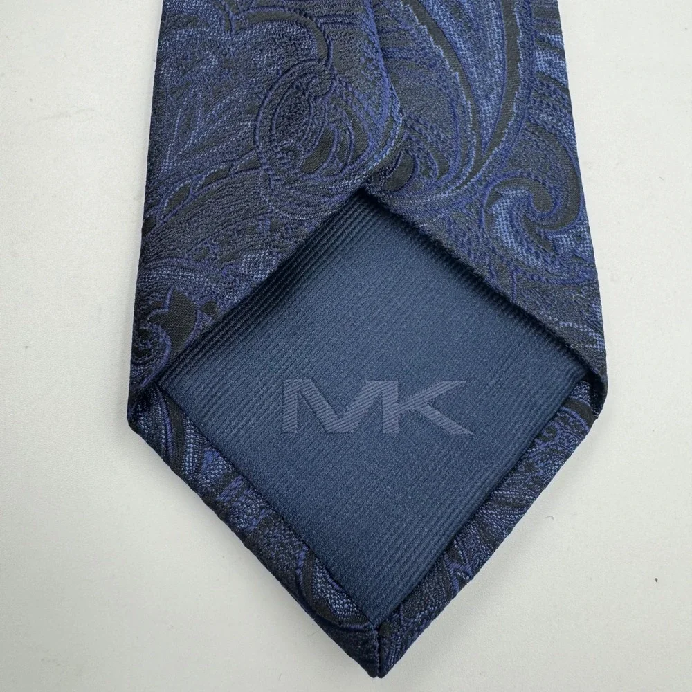 Michael Kors item excellent