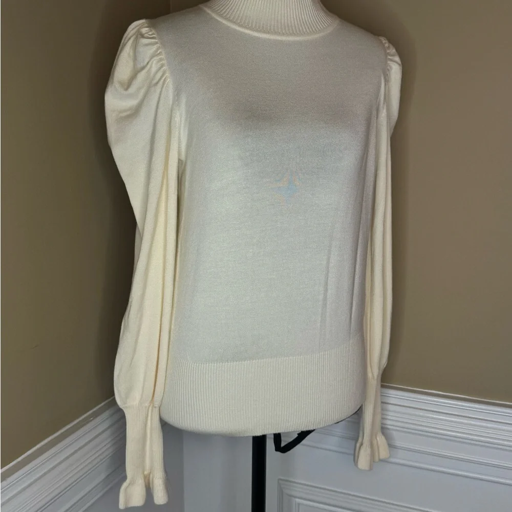 NWT Love Trend New YorK Cream mock neck Sweater with Puff Sleeves