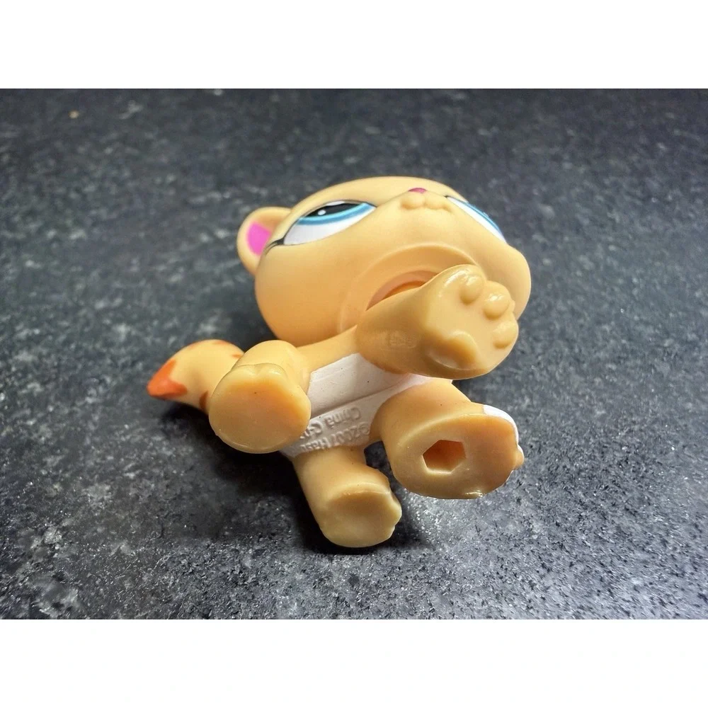 Authentic LPS #1572 Walking Cat Orange Tabby Blue Eyes Hasbro Littlest Pet Shop