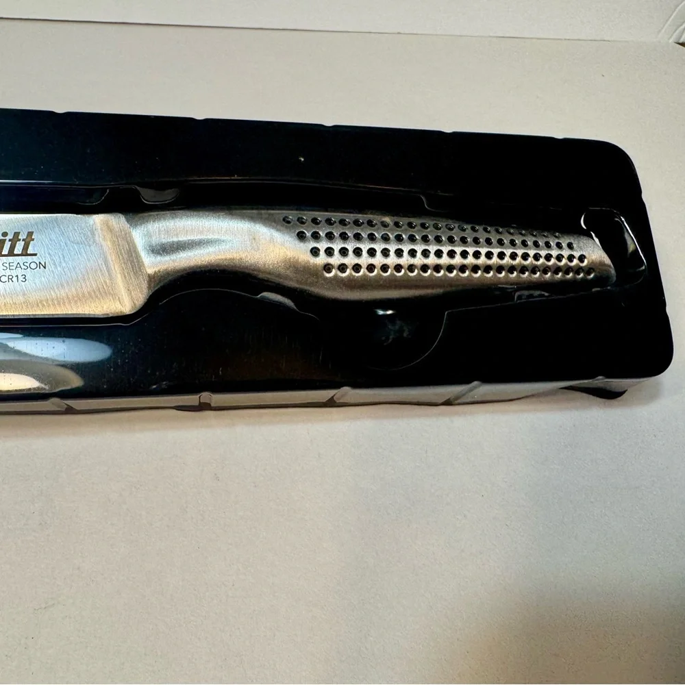 NIB. Hitt Food Season Utility Knife, with a 12 cm blade.