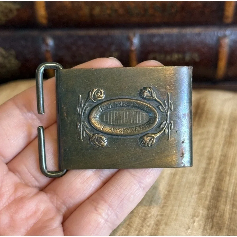 Vintage Rose Bowl Championship Souvenir Belt‎ Buckle Brass Tone Tournaments 2