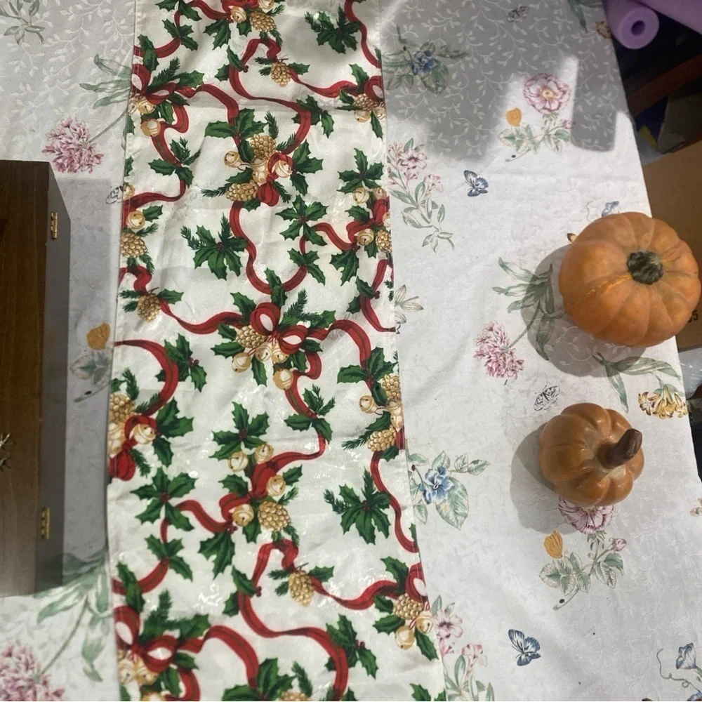 Christmas Table Runner‎ Holly Pine Cones Pine Needles Table Runner 67x13”