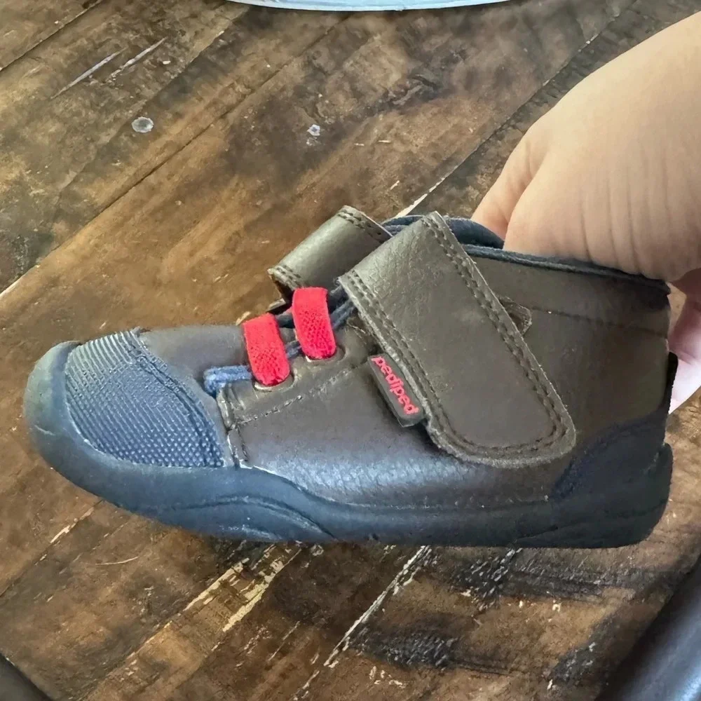 PEDIPED Boys Jay Chukka Boot Size 5 Brown, Blue‎ and Red
