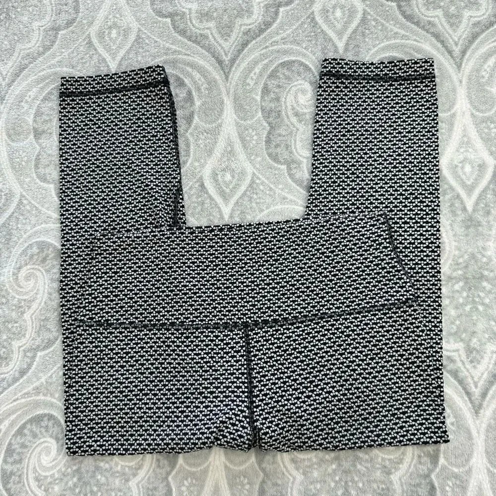 lululemon athletica damage shown