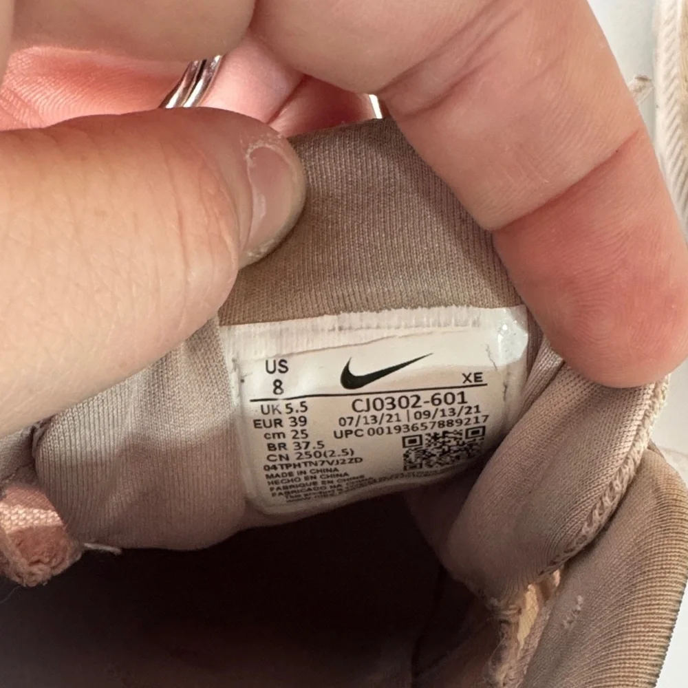 Nike comfortable sneakers