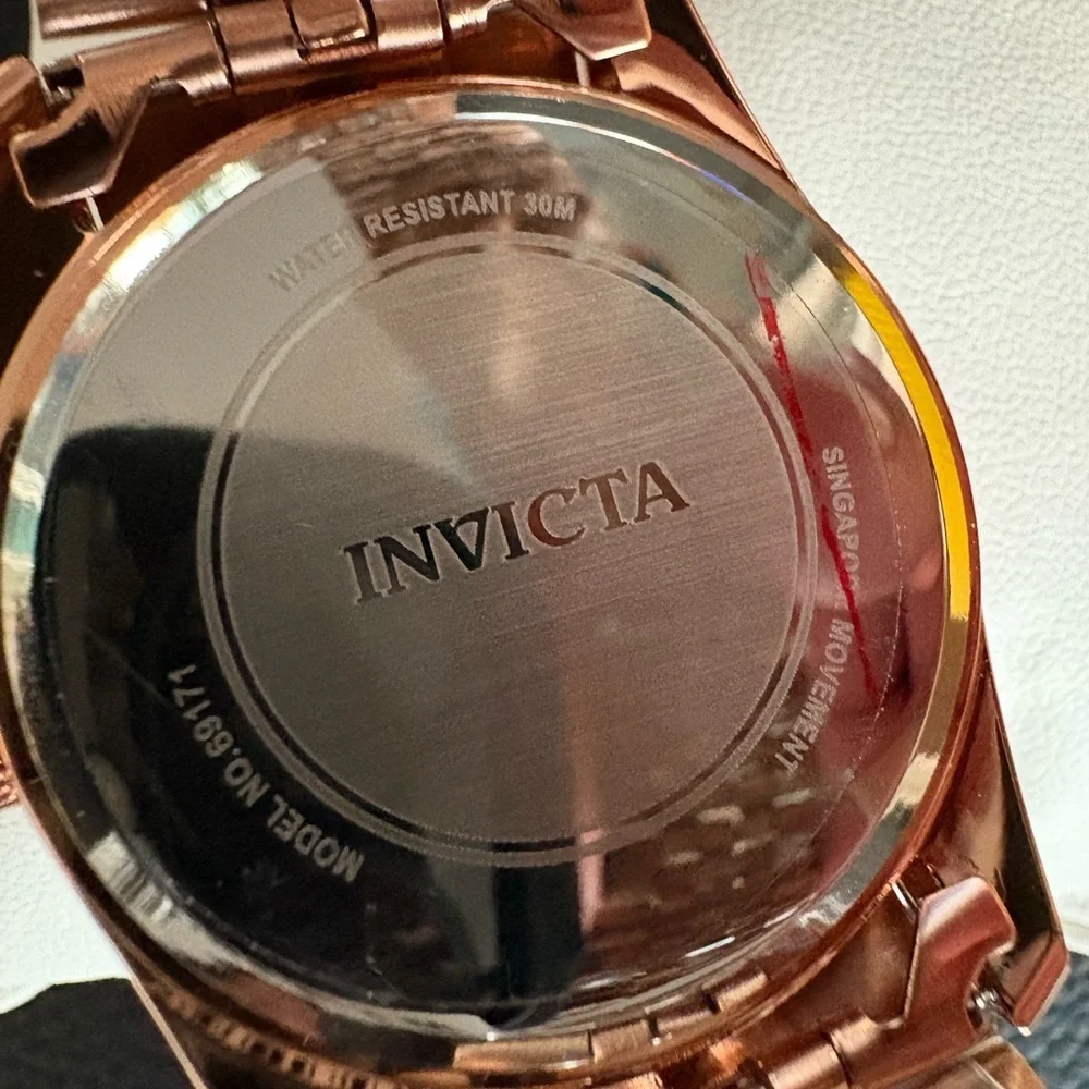 Invicta this eye