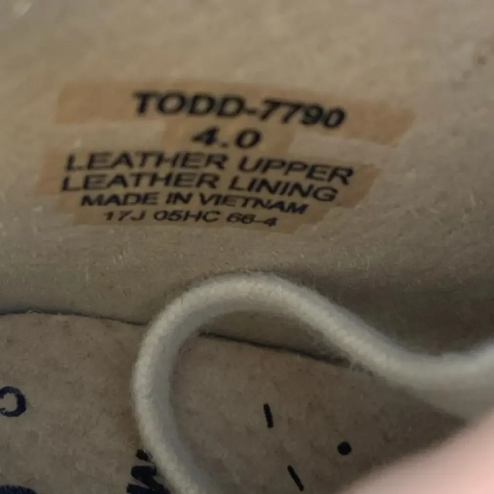 Footmates Todd White Leather Oxford Boys shoes size 4‎