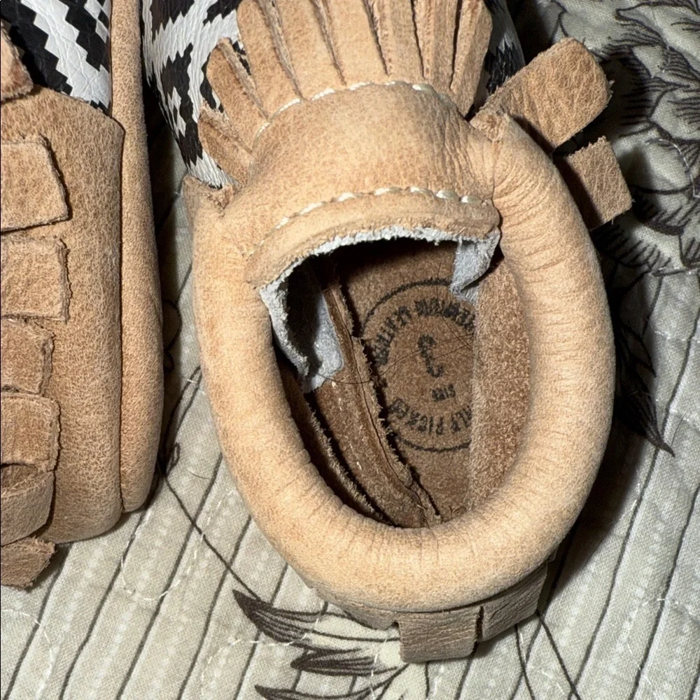 Freshly Picked charming moccasins