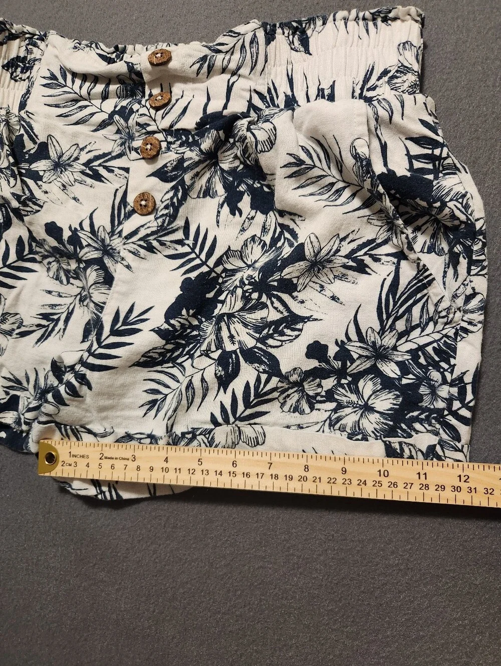 Jolt shorts women