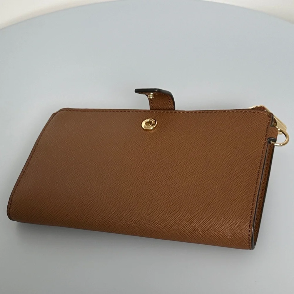 Michael Kors logo zipper features