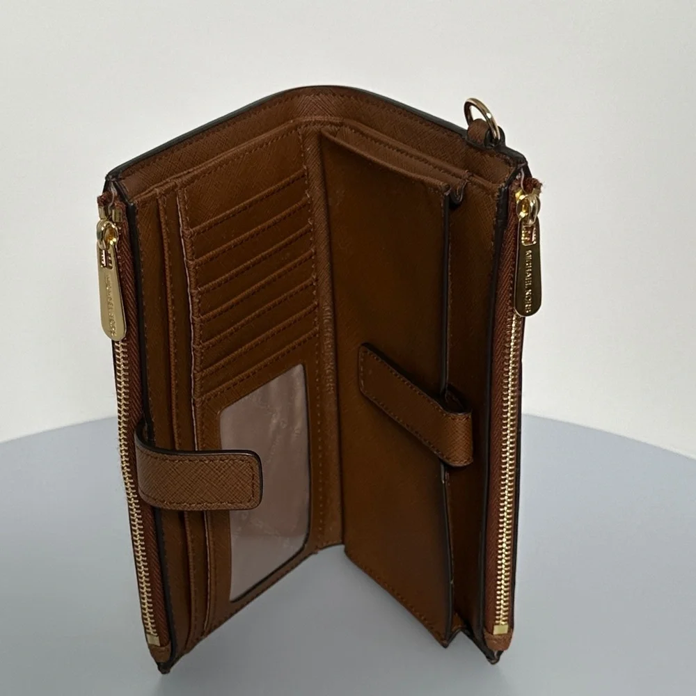 Michael Kors wallet zipper