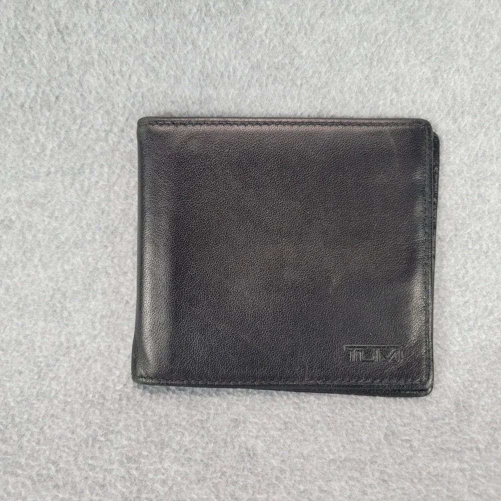 Tumi Mens Black Leather Bifold Wallet 8 Card Slots Slim‎ Professional Accessory